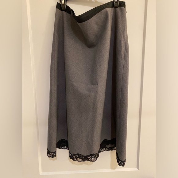 Gorgeous gray A-line skirt with lace trim. - Picture 1 of 4